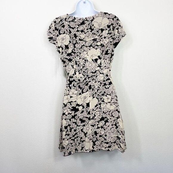 Saint Laurent Paris Silk Black White Floral Cap Sleeve Shift Dress Size 36 Small - Picture 3 of 10